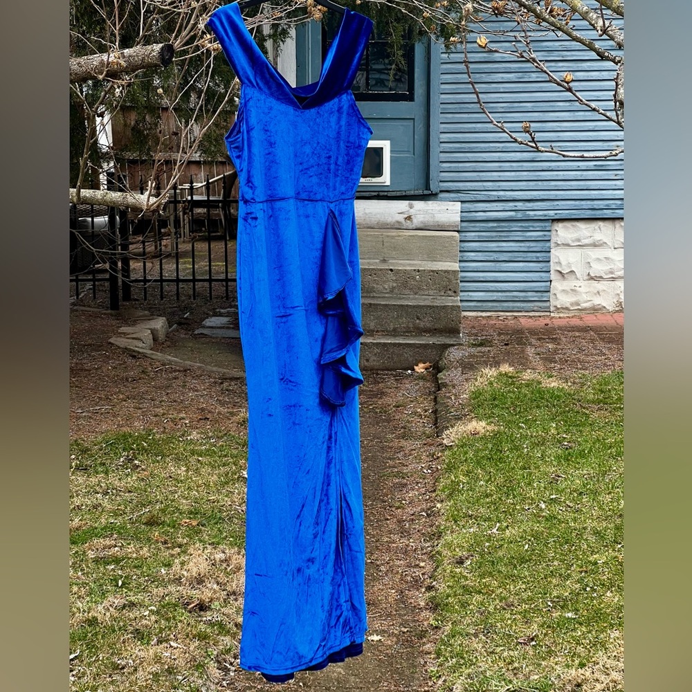 Elegant blue velvet gown off-shoulder prom homecoming high slit ruffle L